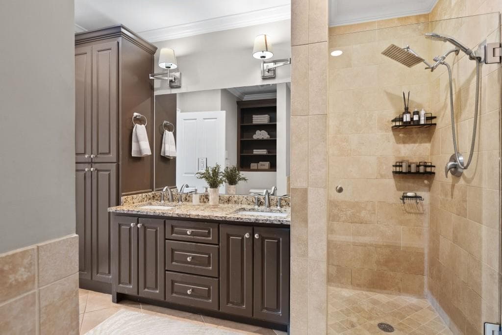 2 bedroom, 2 bathroom, 1,175 sq ft condominium for sale at 2255 Peachtree Road 820, Atlanta, GA 30309 — photo 5