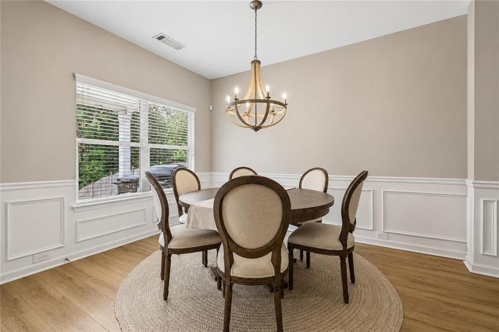 4 bedroom, 3 bathroom, 1,970 sq ft single family residence under contract at 5735 Crest Oak Way, Cumming, GA 30028 — photo 7