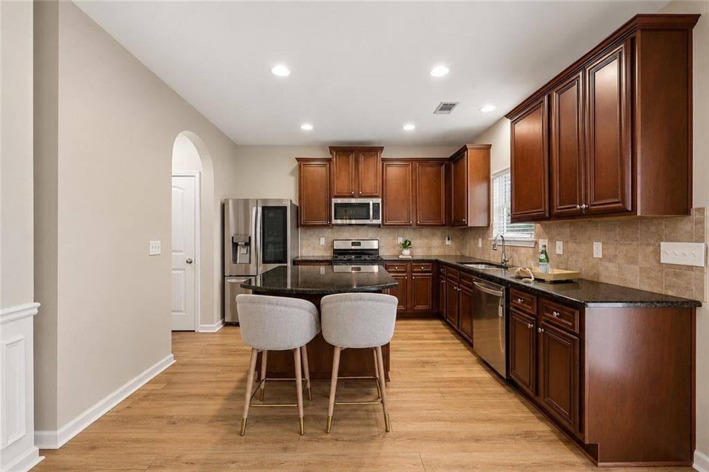4 bedroom, 3 bathroom, 1,970 sq ft single family residence under contract at 5735 Crest Oak Way, Cumming, GA 30028 — photo 10