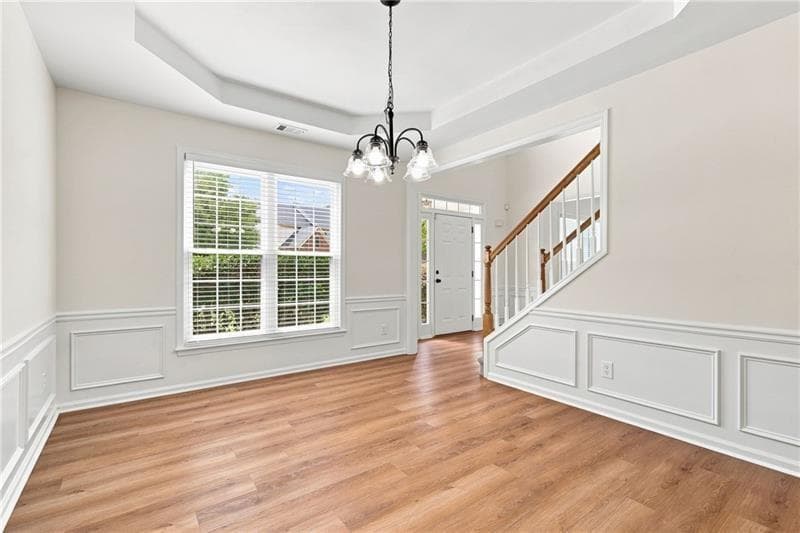 4 bedroom, 3 bathroom, 2,841 sq ft single family residence under contract at 235 Gaines Oak Way, Suwanee, GA 30024 — photo 4