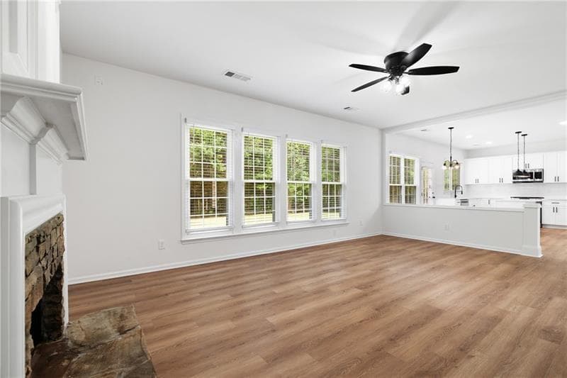4 bedroom, 3 bathroom, 2,841 sq ft single family residence under contract at 235 Gaines Oak Way, Suwanee, GA 30024 — photo 8