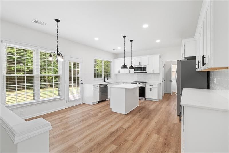 4 bedroom, 3 bathroom, 2,841 sq ft single family residence under contract at 235 Gaines Oak Way, Suwanee, GA 30024 — photo 10