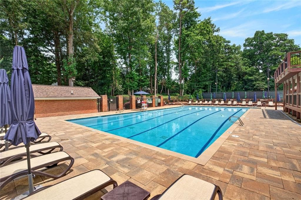 4 bedroom, 4 bathroom, 3,419 sq ft single family residence under contract at 4043 Penhurst Drive, Marietta, GA 30062 — photo 6