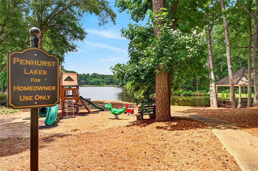4 bedroom, 4 bathroom, 3,419 sq ft single family residence under contract at 4043 Penhurst Drive, Marietta, GA 30062 — photo 9