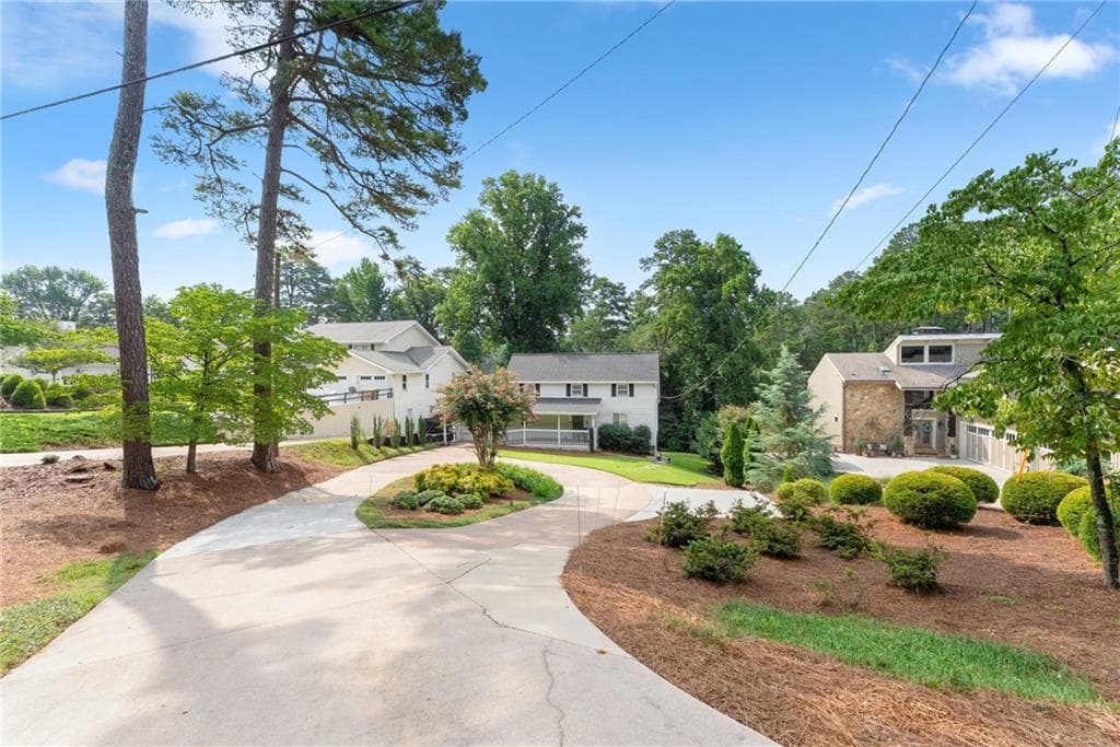 4 bedroom, 4 bathroom, 3,197 sq ft single family residence for sale at 3430 Lake Shore Drive, Cumming, GA 30041 — photo 5