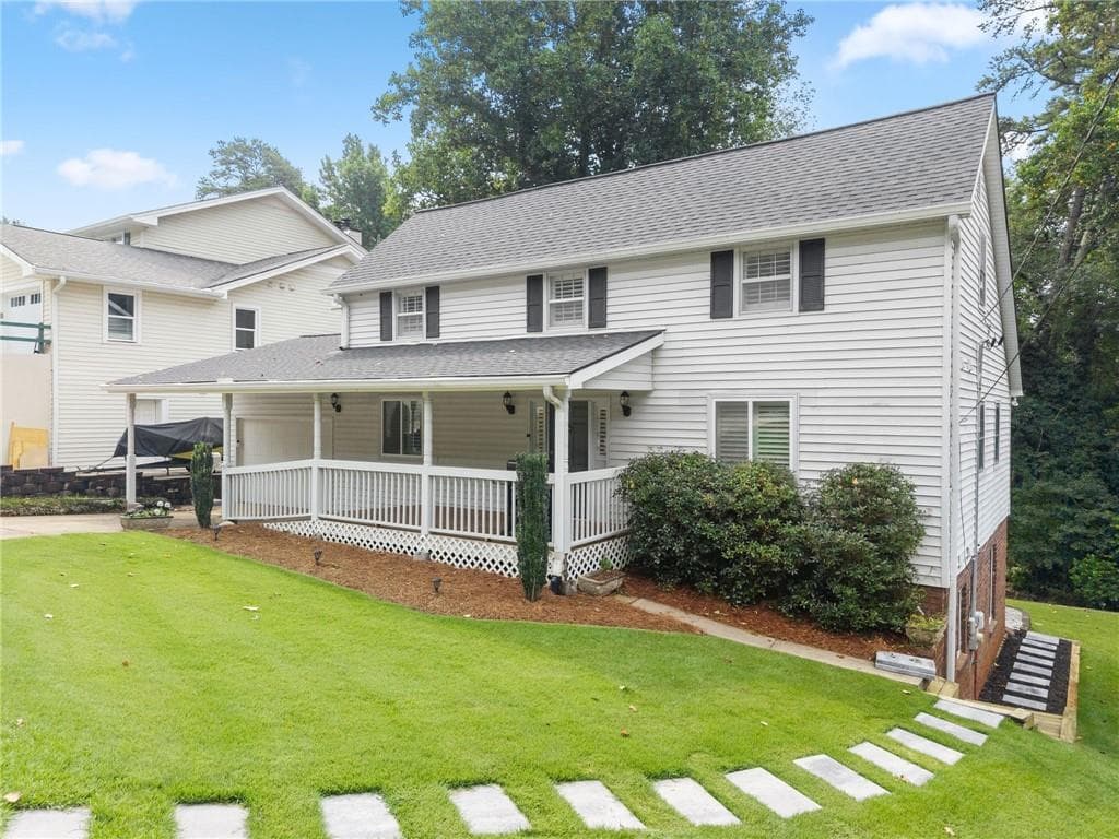 4 bedroom, 4 bathroom, 3,197 sq ft single family residence for sale at 3430 Lake Shore Drive, Cumming, GA 30041 — photo 6