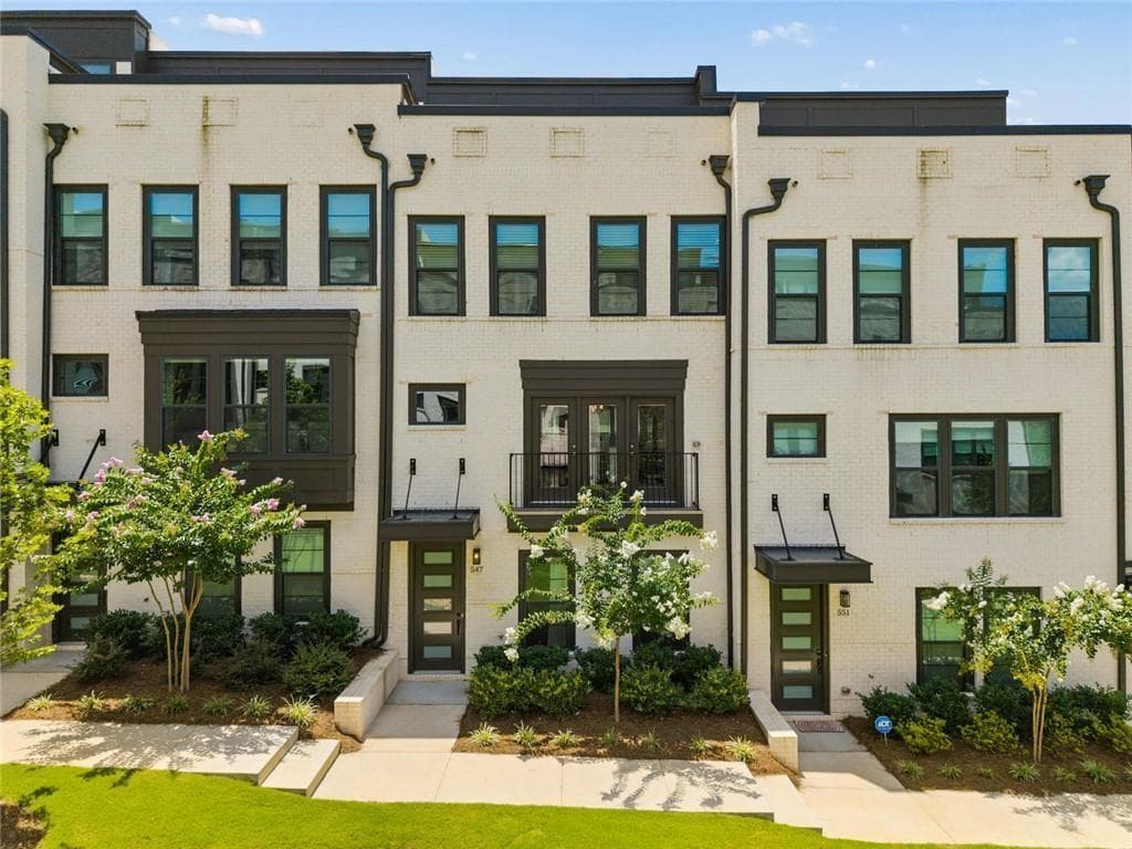 3 bedroom, 5 bathroom, 2,396 sq ft townhouse for sale at 547 Ember Lane, Atlanta, GA 30318 — photo 1 of 43