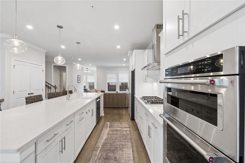 3 bedroom, 5 bathroom, 2,396 sq ft townhouse for sale at 547 Ember Lane, Atlanta, GA 30318 — photo 7