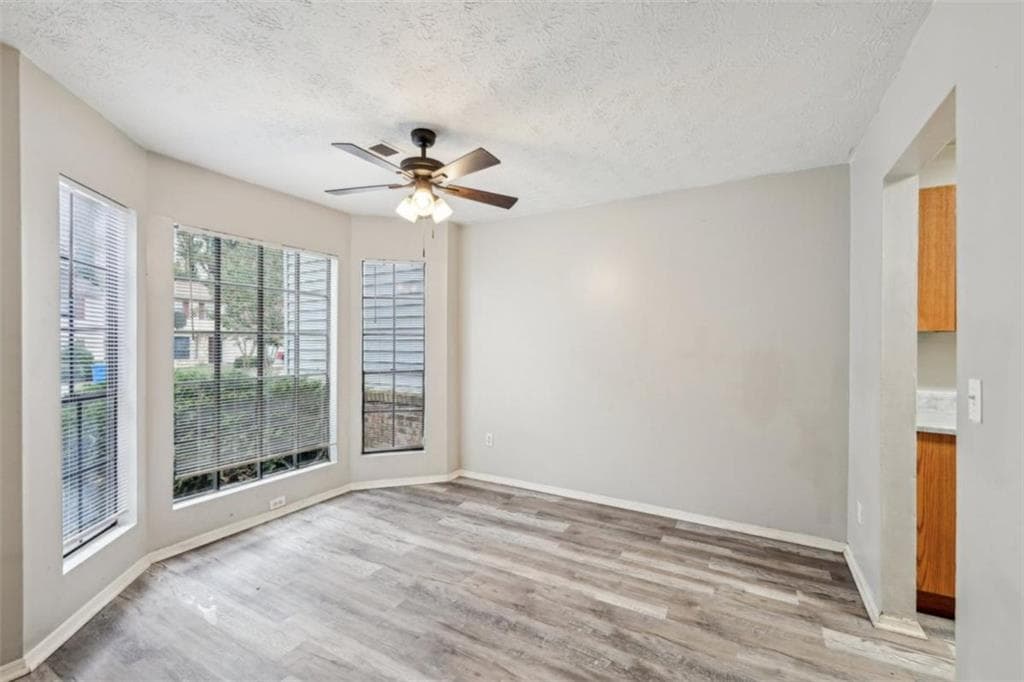 3 bedroom, 2 bathroom, 1,466 sq ft townhouse for sale at 703 Pine Tree Trail, Atlanta, GA 30349 — photo 6