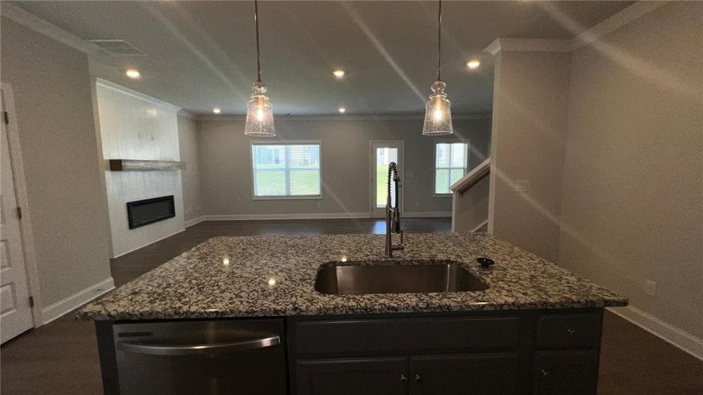 3 bedroom, 3 bathroom, 2,016 sq ft single family residence under contract at 3739 Ivy Cottage Drive, Snellville, GA 30039 — photo 8