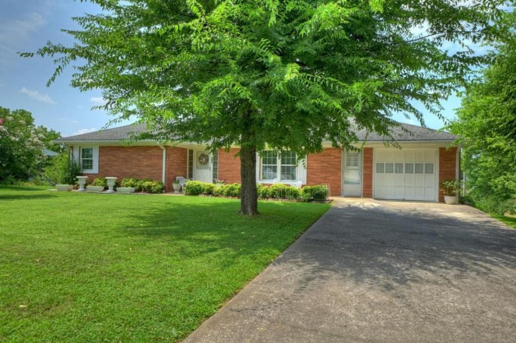 3 bedroom, 2 bathroom, 1,796 sq ft single family residence for sale at 210 Lavista Drive, Blue Ridge, GA 30513 — photo 8