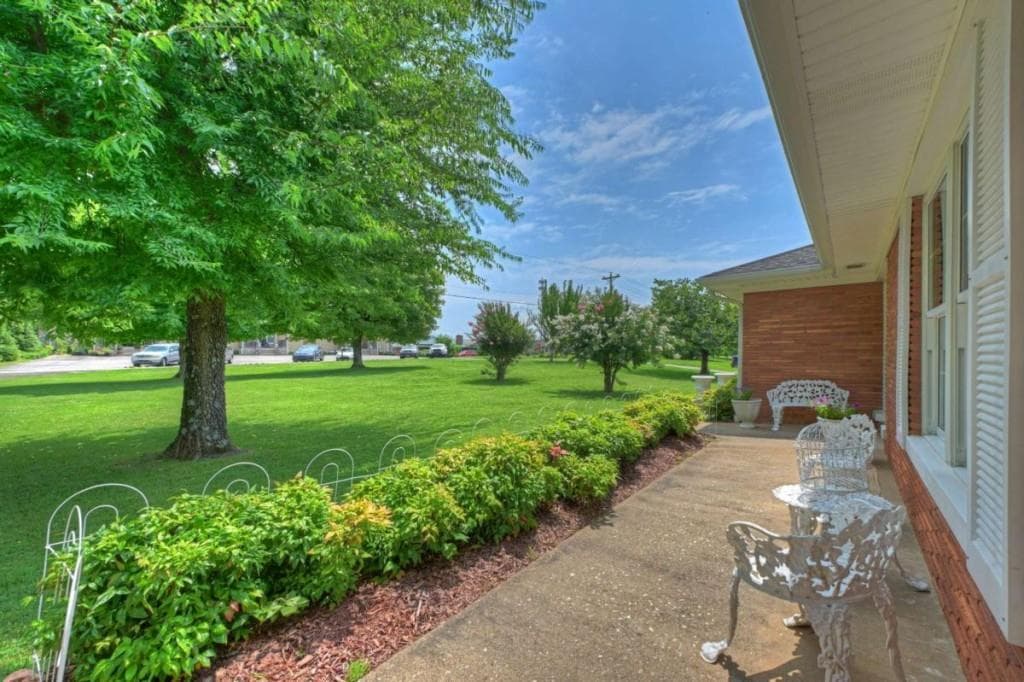3 bedroom, 2 bathroom, 1,796 sq ft single family residence for sale at 210 Lavista Drive, Blue Ridge, GA 30513 — photo 10