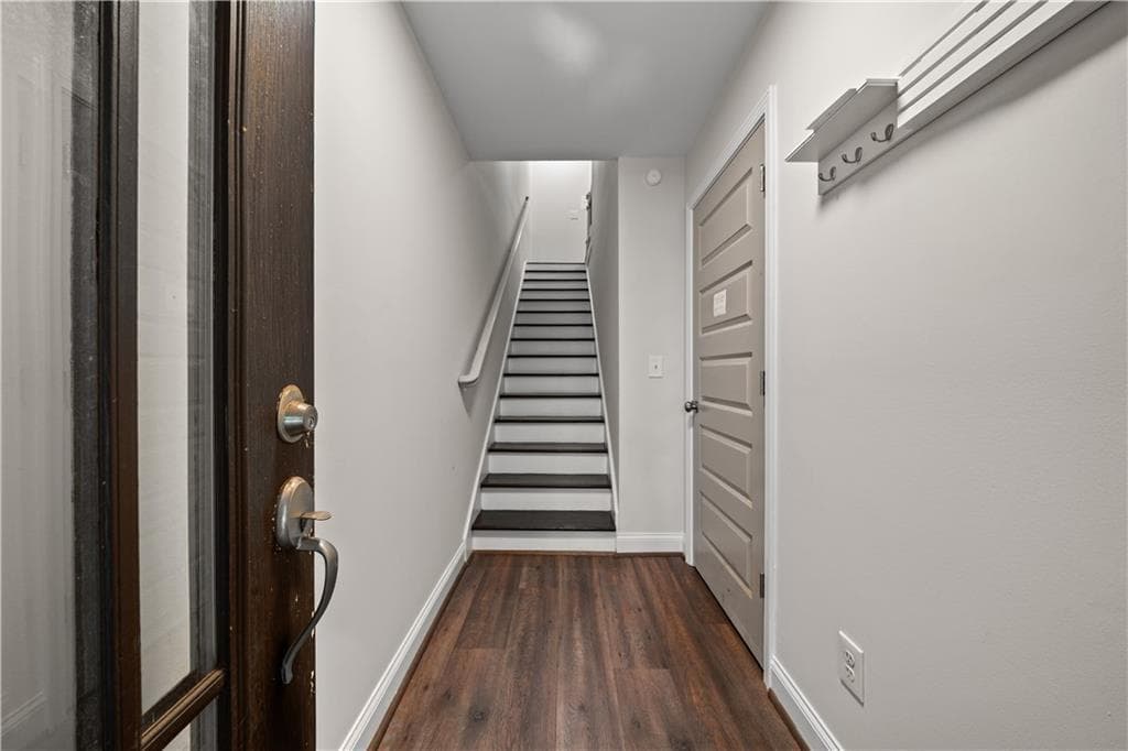 3 bedroom, 4 bathroom, 1,306 sq ft townhouse for sale at 1365 Memorial Drive 13, Atlanta, GA 30317 — photo 2