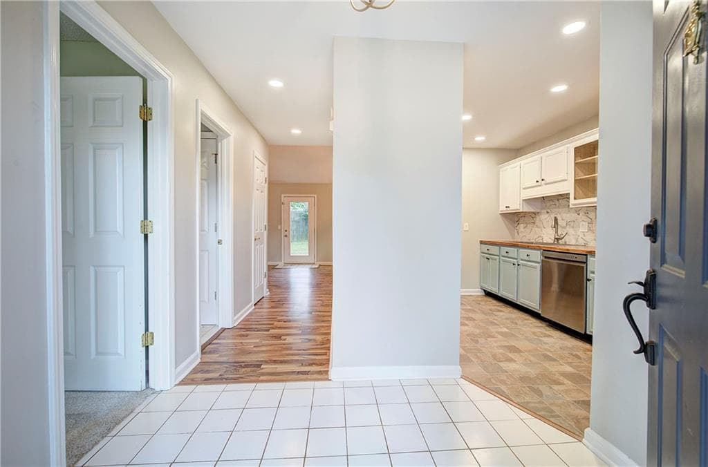 2 bedroom, 2 bathroom, 1,568 sq ft single family residence for sale at 15 Norland Court, Cartersville, GA 30121 — photo 4