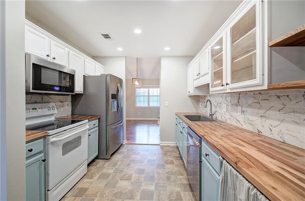 2 bedroom, 2 bathroom, 1,568 sq ft single family residence for sale at 15 Norland Court, Cartersville, GA 30121 — photo 7