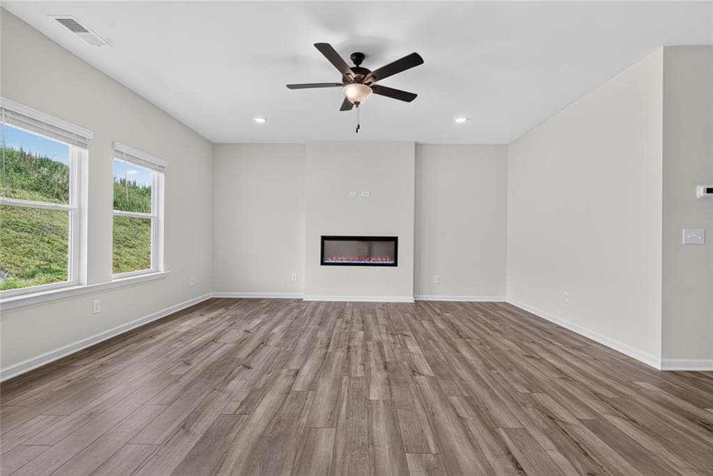 4 bedroom, 3 bathroom, 2,372 sq ft single family residence under contract at 219 Shire Loop, Calhoun, GA 30701 — photo 10