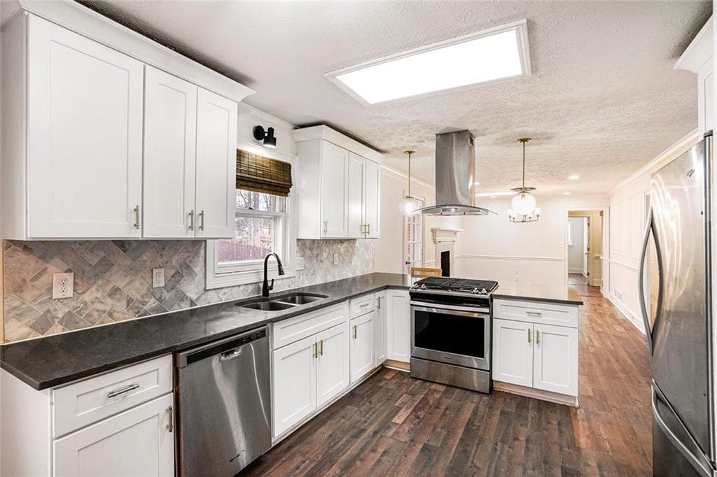 3 bedroom, 2 bathroom, 3,000 sq ft single family residence for sale at 1305 Bellemeade Circle, Mableton, GA 30126 — photo 7