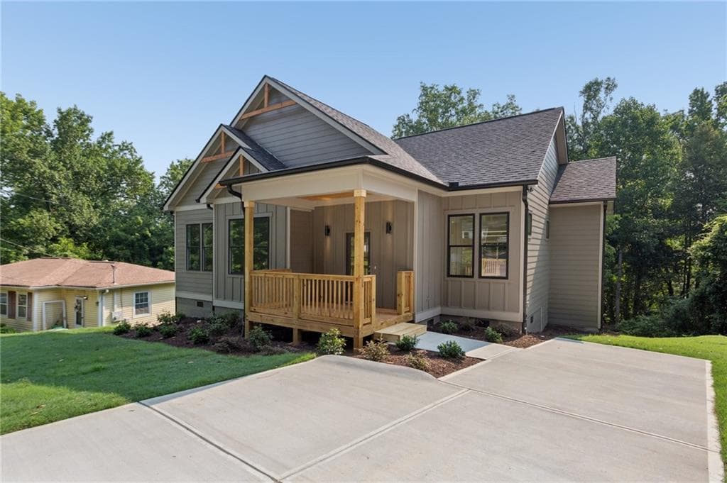 3 bedroom, 2 bathroom, 1,670 sq ft single family residence for sale at 2782 Mango Circle, Atlanta, GA 30318 — photo 3