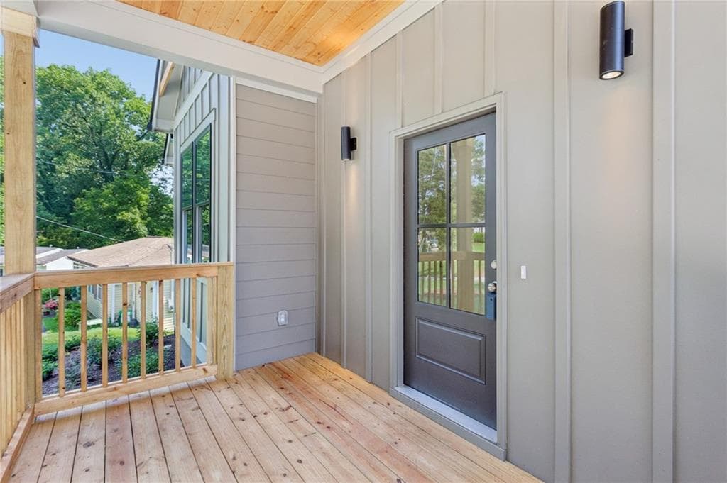 3 bedroom, 2 bathroom, 1,670 sq ft single family residence for sale at 2782 Mango Circle, Atlanta, GA 30318 — photo 5