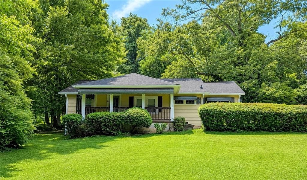 2 bedroom, 1 bathroom, 1,130 sq ft single family residence for rent at 1360 Cunningham Road, Marietta, GA 30008 for $1,350 a month — photo 1 of 25