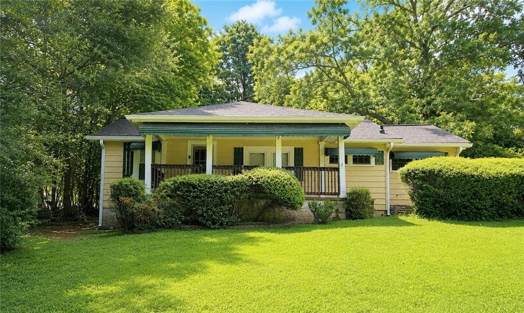 2 bedroom, 1 bathroom, 1,130 sq ft single family residence for rent at 1360 Cunningham Road, Marietta, GA 30008 for $1,350 a month — photo 3