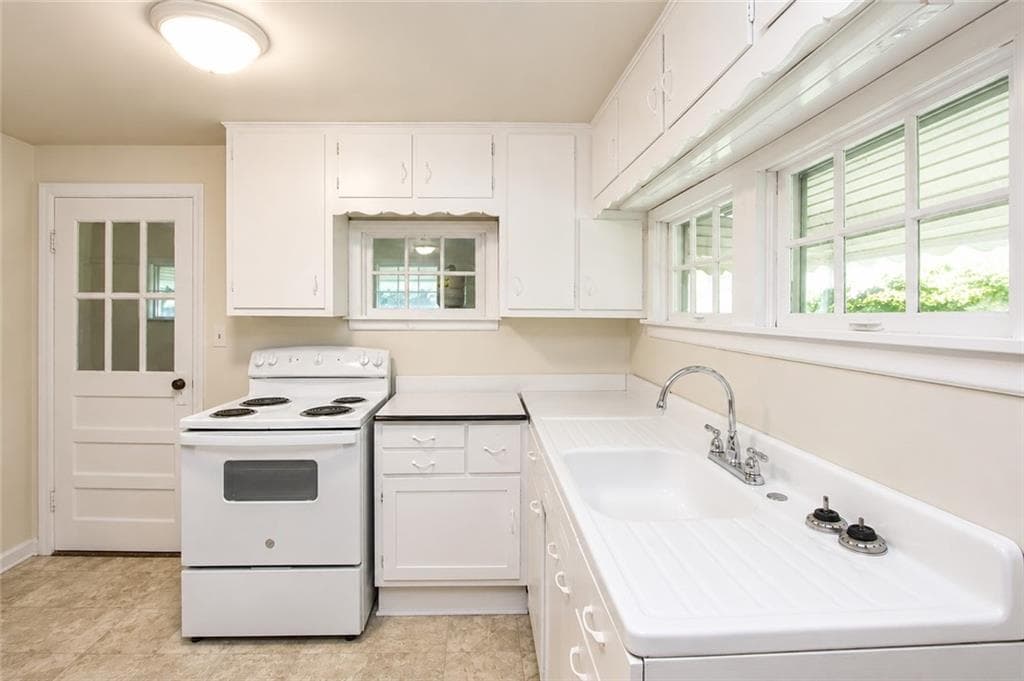 2 bedroom, 1 bathroom, 1,130 sq ft single family residence for rent at 1360 Cunningham Road, Marietta, GA 30008 for $1,350 a month — photo 8