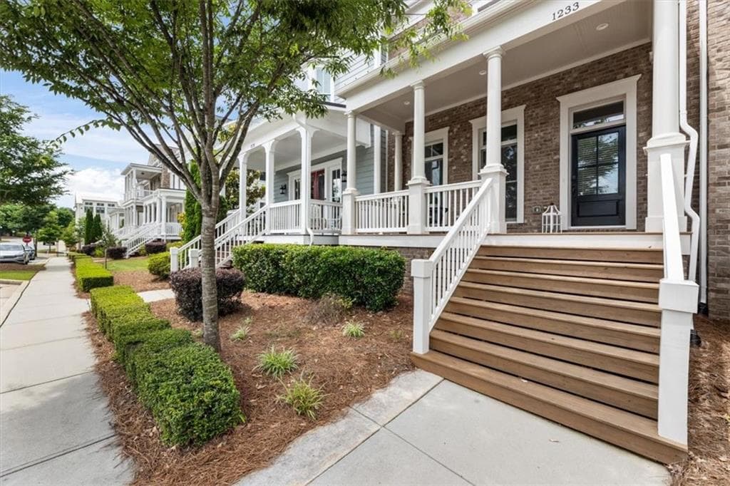 4 bedroom, 4 bathroom, 2,312 sq ft townhouse for rent at 1233 Parkstead Lane, Alpharetta, GA 30004 for $4,500 a month — photo 1 of 63