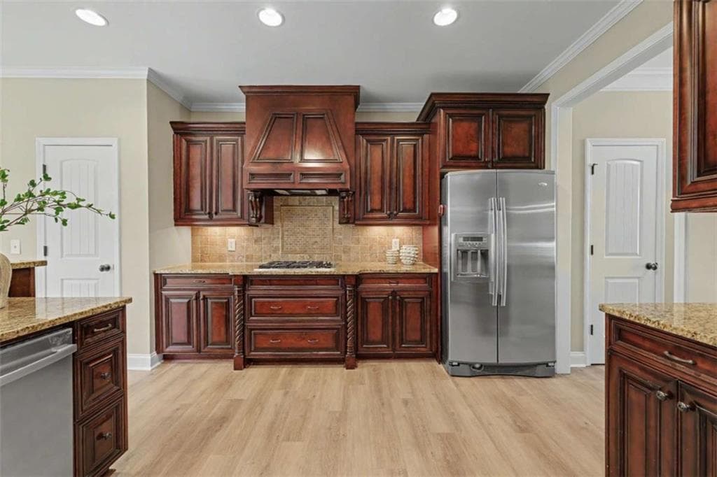 5 bedroom, 5 bathroom, 4,318 sq ft single family residence for sale at 6105 Providence Lake Drive, Gainesville, GA 30506 — photo 4