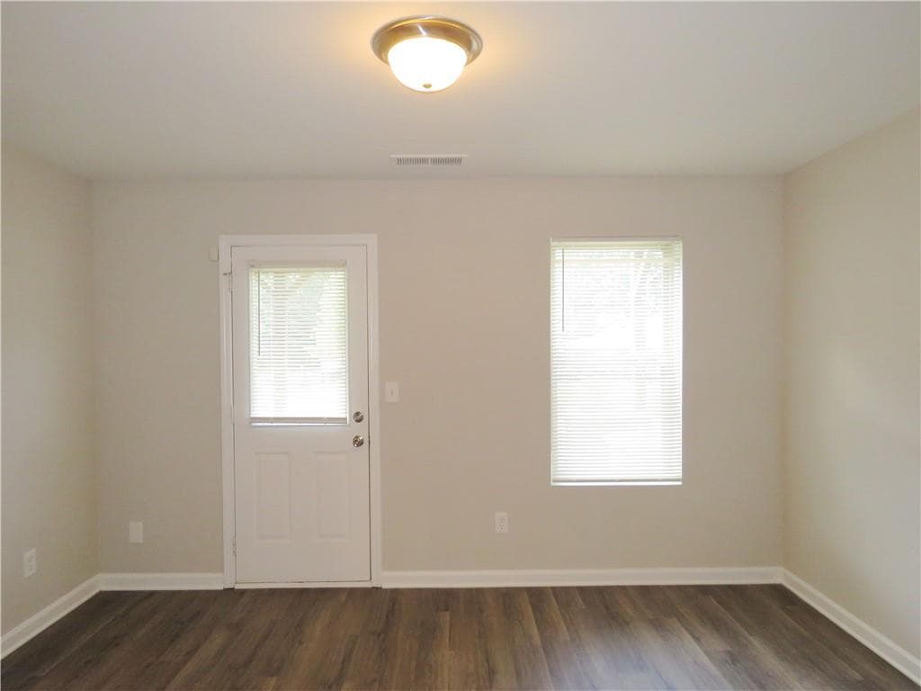 4 bedroom, 4 bathroom, 2,069 sq ft townhouse for sale at 6399 Redan Square, Lithonia, GA 30058 — photo 4