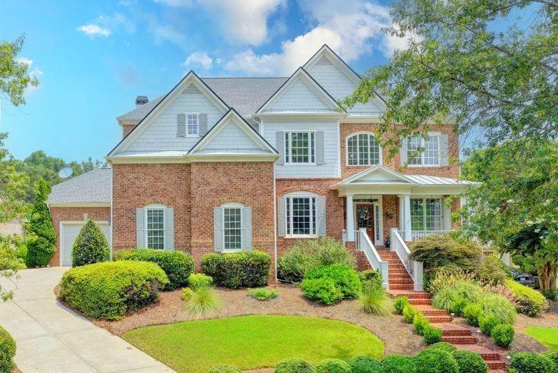 6 bedroom, 6 bathroom, 6,264 sq ft single family residence for sale at 4825 Meadow Park Lane, Suwanee, GA 30024 — photo 4