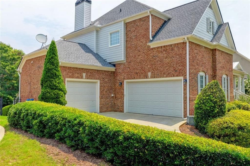 6 bedroom, 6 bathroom, 6,264 sq ft single family residence for sale at 4825 Meadow Park Lane, Suwanee, GA 30024 — photo 5