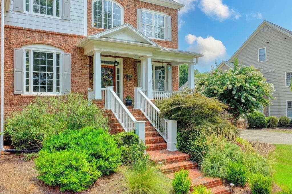 6 bedroom, 6 bathroom, 6,264 sq ft single family residence for sale at 4825 Meadow Park Lane, Suwanee, GA 30024 — photo 6