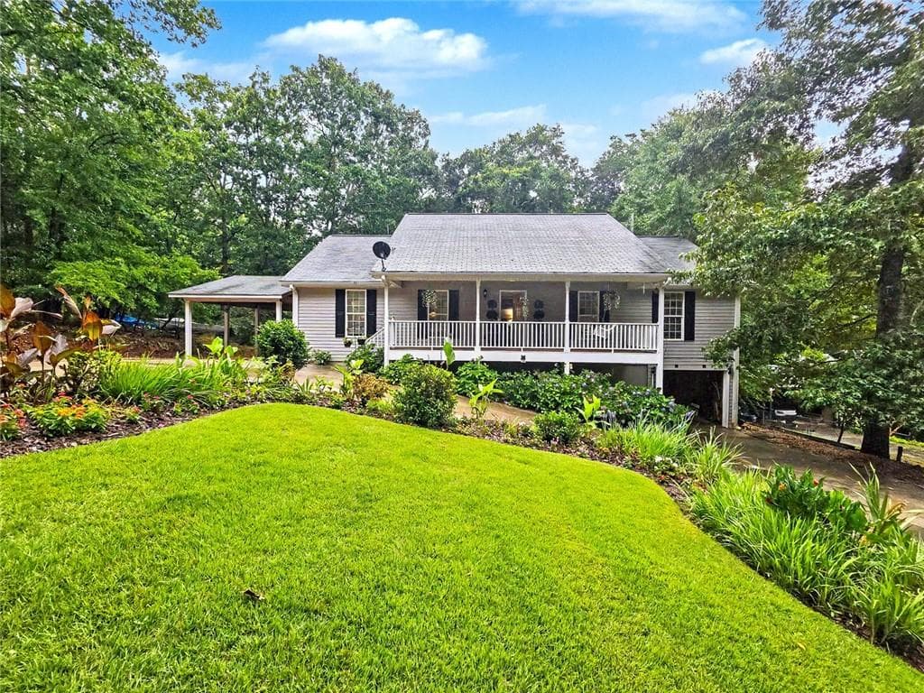 4 bedroom, 3 bathroom, 2,350 sq ft single family residence for sale at 7815 Dogwood Trail, Murrayville, GA 30564