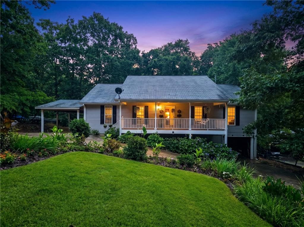 4 bedroom, 3 bathroom, 2,350 sq ft single family residence for sale at 7815 Dogwood Trail, Murrayville, GA 30564 — photo 3