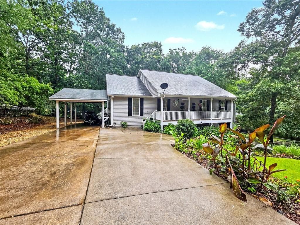 4 bedroom, 3 bathroom, 2,350 sq ft single family residence for sale at 7815 Dogwood Trail, Murrayville, GA 30564 — photo 4