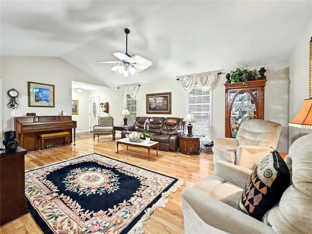 4 bedroom, 3 bathroom, 2,350 sq ft single family residence for sale at 7815 Dogwood Trail, Murrayville, GA 30564 — photo 10