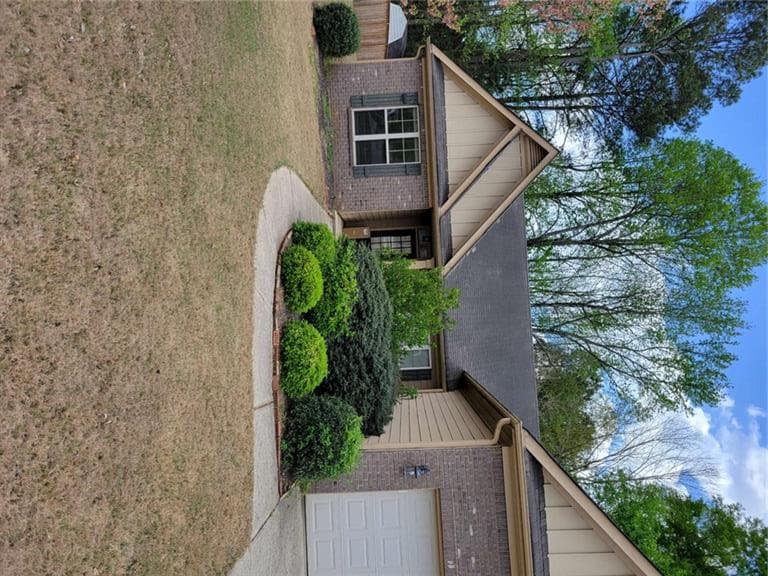 4 bedroom, 2 bathroom, 1,927 sq ft single family residence for rent at 175 Spinner Drive, Jefferson, GA 30549 for $2,000 a month — photo 2
