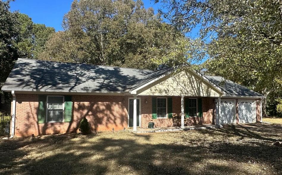 3 bedroom, 2 bathroom, 1,806 sq ft single family residence for sale at 574 Almand Branch Road, Conyers, GA 30094 — photo 3