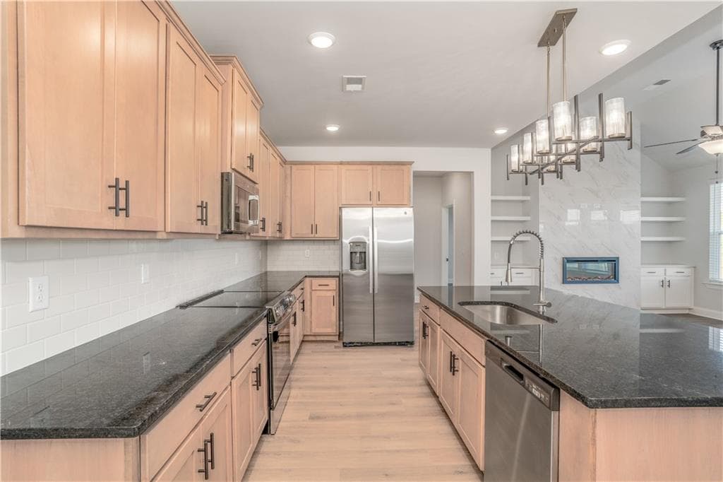 4 bedroom, 3 bathroom, 2,286 sq ft single family residence for sale at 901 Nora Eloise Lot 32 Drive, Bonaire, GA 31005 — photo 5