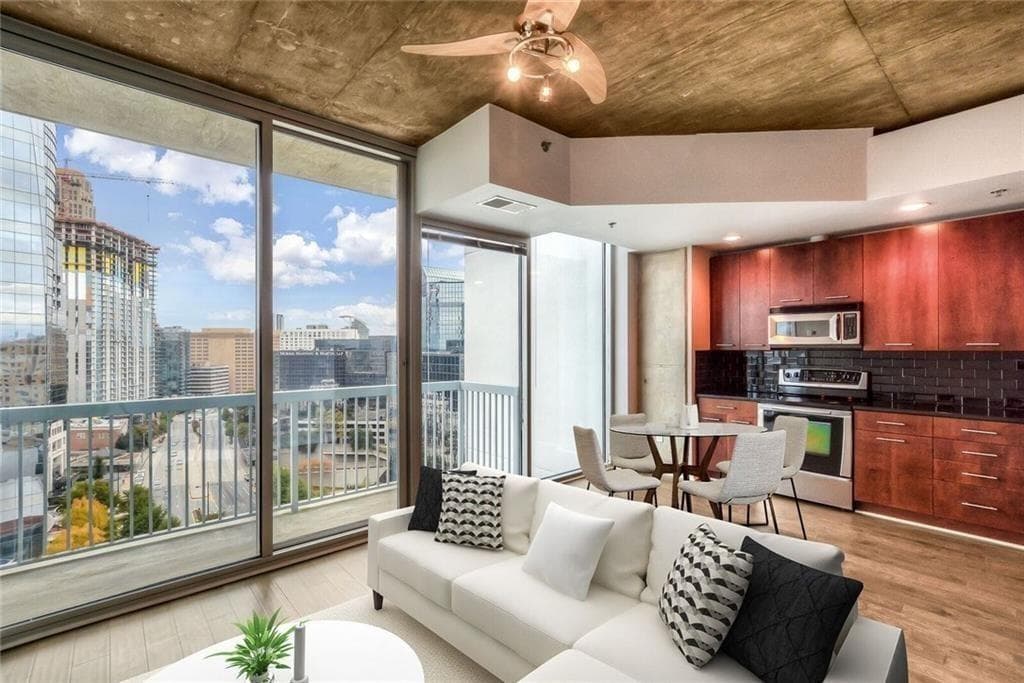 1 bedroom, 1 bathroom, 655 sq ft condominium for sale at 3324 Peachtree Road 1403, Atlanta, GA 30326 — photo 4