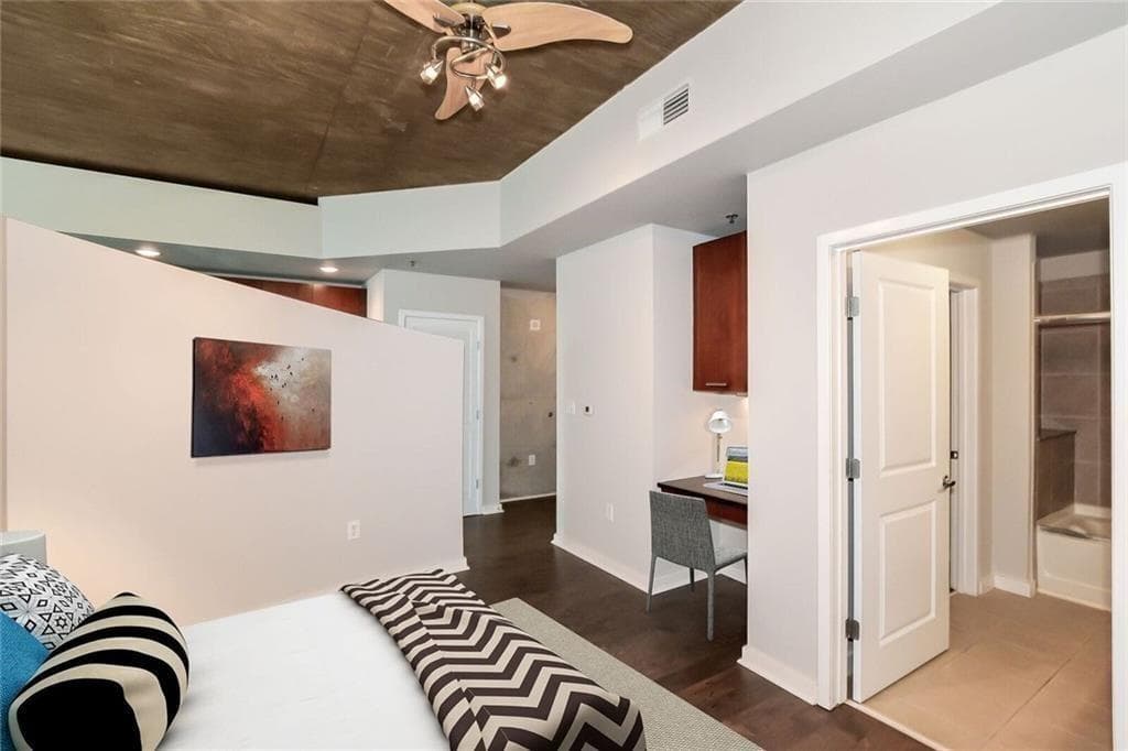1 bedroom, 1 bathroom, 655 sq ft condominium for sale at 3324 Peachtree Road 1403, Atlanta, GA 30326 — photo 10