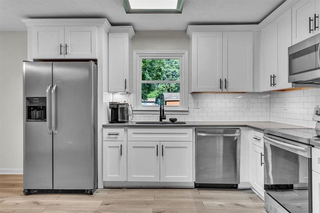 3 bedroom, 1 bathroom, 1,025 sq ft single family residence under contract at 161 Carver Road, Mcdonough, GA 30253 — photo 7