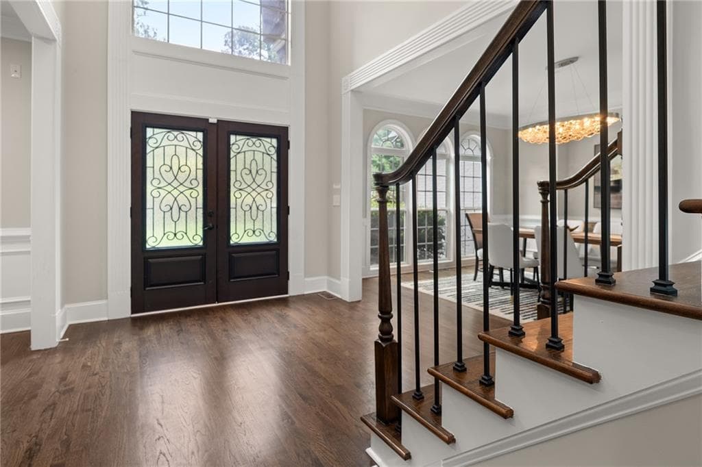 6 bedroom, 6 bathroom, 5,675 sq ft single family residence under contract at 715 Fawn Ridge Court, Roswell, GA 30075 — photo 3