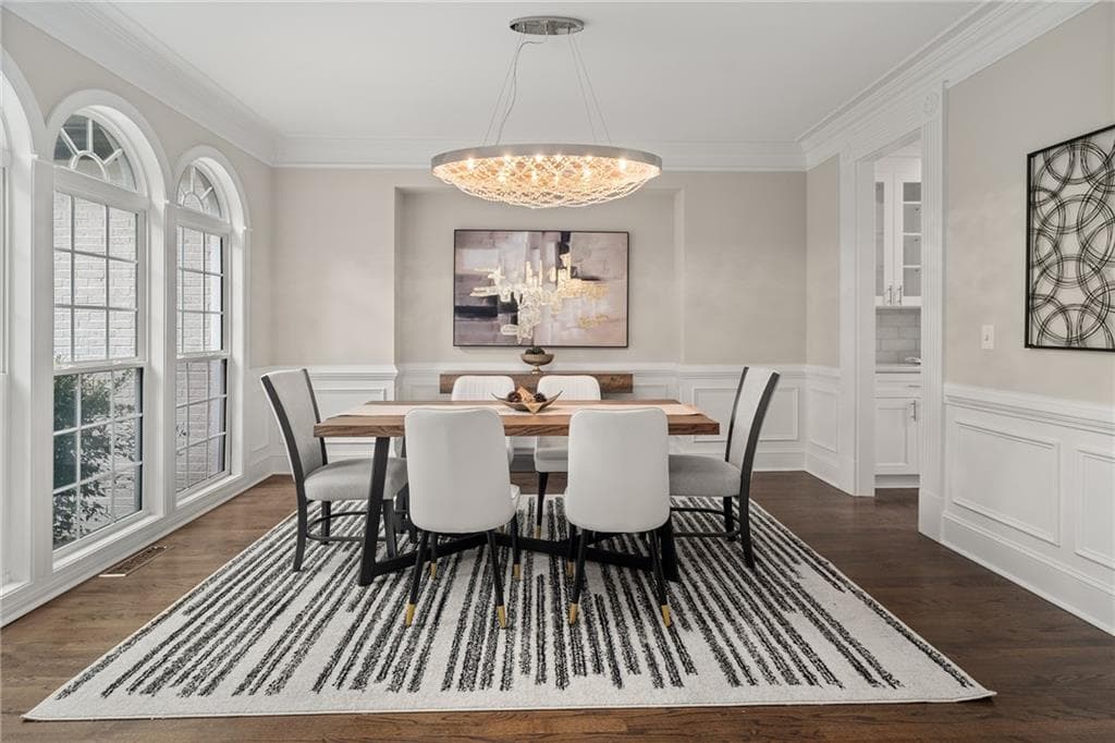 6 bedroom, 6 bathroom, 5,675 sq ft single family residence under contract at 715 Fawn Ridge Court, Roswell, GA 30075 — photo 6