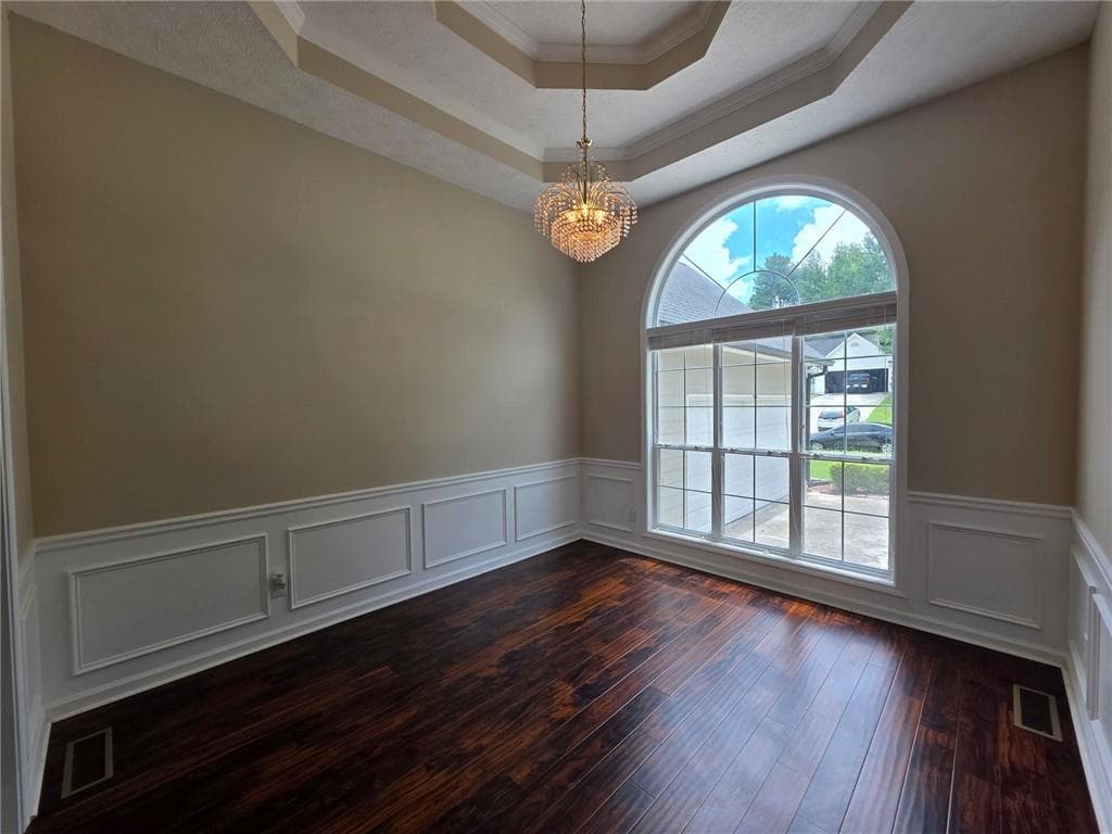 5 bedroom, 3 bathroom, 3,835 sq ft single family residence for rent at 2397 Ashbury Court, Buford, GA 30519 for $3,000 a month — photo 4