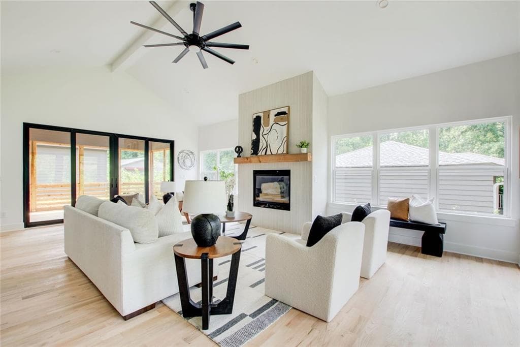 4 bedroom, 4 bathroom, 2,944 sq ft townhouse under contract at 2303 Brockett Road, Tucker, GA 30084 — photo 8