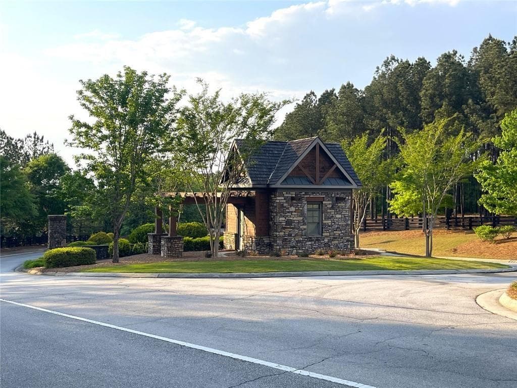 6 bedroom, 4 bathroom, 3,988 sq ft single family residence for sale at 203 Red Wood Drive, Dallas, GA 30132 — photo 4