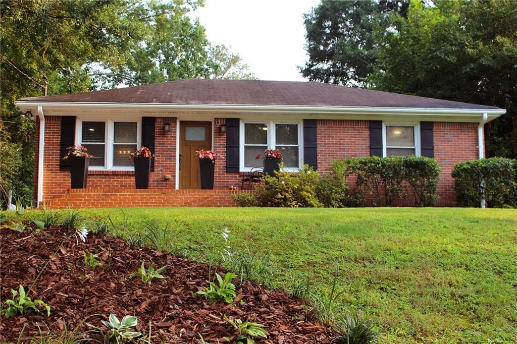 3 bedroom, 2 bathroom, 1,497 sq ft single family residence for rent at 2287 Vistamont Drive, Decatur, GA 30033 for $2,500 a month — photo 1 of 22