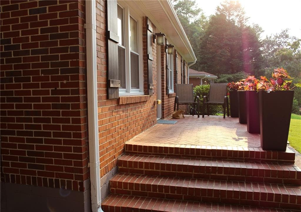 3 bedroom, 2 bathroom, 1,497 sq ft single family residence for rent at 2287 Vistamont Drive, Decatur, GA 30033 for $2,500 a month — photo 2