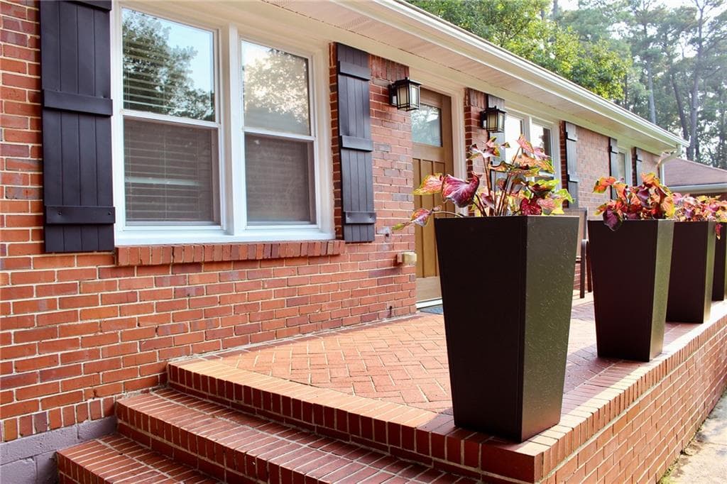 3 bedroom, 2 bathroom, 1,497 sq ft single family residence for rent at 2287 Vistamont Drive, Decatur, GA 30033 for $2,500 a month — photo 3